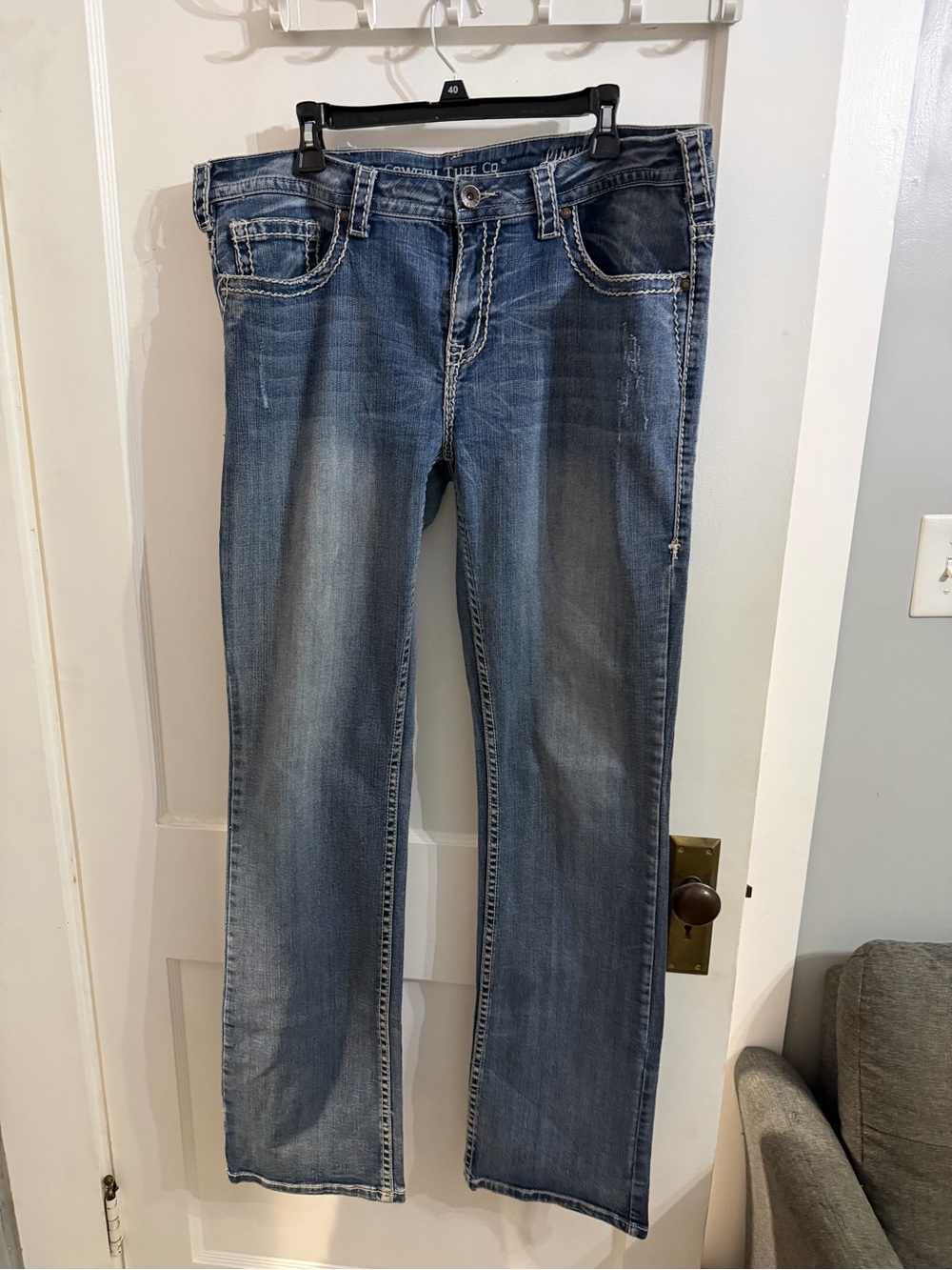 Cowgirl Tuff Women's Medium Blue Straight-Leg Jeans